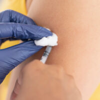 Estudio de Cleveland Clinic no demuestra que las vacunas aumentan el riesgo de contraer COVID-19