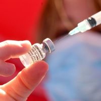 Artículo distorsiona detalles de investigación post mortem de paciente vacunado