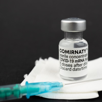 Website Peddles Old, Debunked Falsehood About COVID-19 mRNA Vaccines